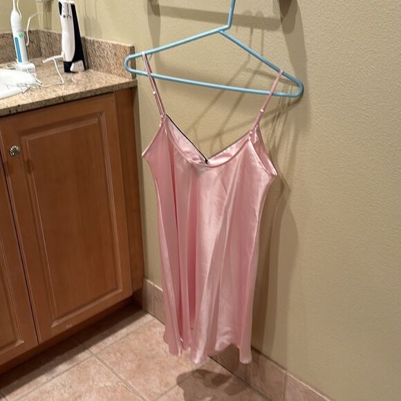 Jones New York woman's baby pink slip and robe - Picture 14 of 15